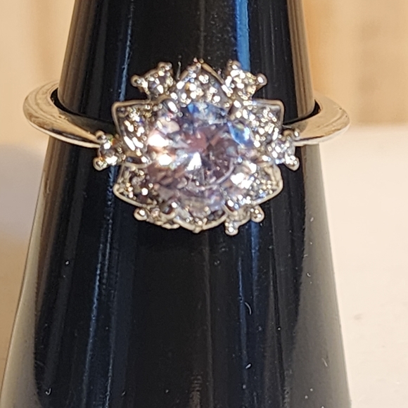 FLORAL BURST RING ROUND CUT - Picture 2 of 9